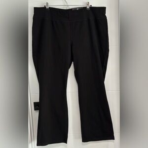 ✨NWT✨ Pennington’s Active Zone: Women’s Flare Yoga Pants- Size 2XP